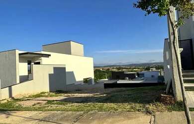 Imagem: O terreno possui 308m² de Área e está localizado em Cyrela