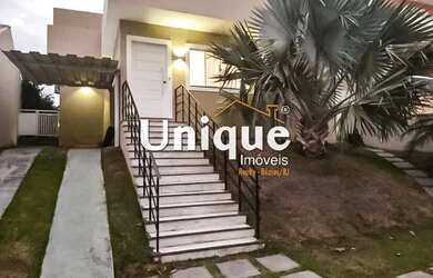 Imagem: A casa possui 3 Dormitórios, 4 Banheiros, 2 Vagas na garagem