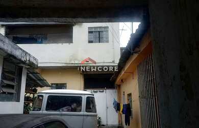 Imagem: A casa possui 3 Dormitórios, 1 Banheiro, 4 Vagas na garagem