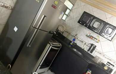 Imagem: A casa possui 3 Dormitórios, 1 Banheiro, 200m² de Área e