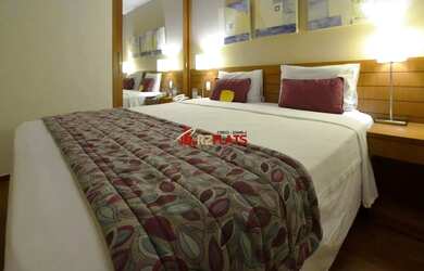 Imagem: O apartamento possui 1 Dormitório, 1 Banheiro, 1 Vaga na garagem