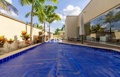 Imagem: A casa em condomínio possui 4 Dormitórios, 5 Banheiros, 4