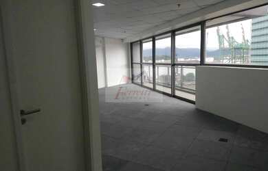 Imagem: O depósito possui 1 Vaga na garagem, 70m² de Área e está