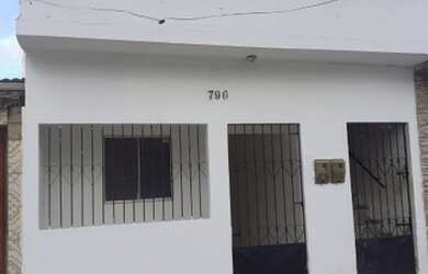 Imagem: A casa possui 2 Dormitórios e está localizado em Tabuleiro