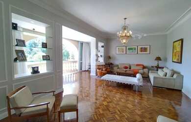 Imagem: O apartamento possui 4 Dormitórios, 5 Banheiros, 2 Vagas na