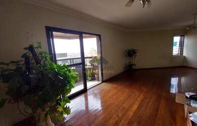 Imagem: O apartamento possui 4 Dormitórios, 3 Banheiros, 3 Vagas na