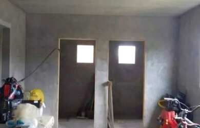 Imagem: A casa possui 2 Dormitórios, 1 Banheiro, 1 Vaga na garagem