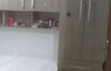 Imagem: A casa possui 3 Dormitórios, 2 Banheiros, 2 Vagas na garagem