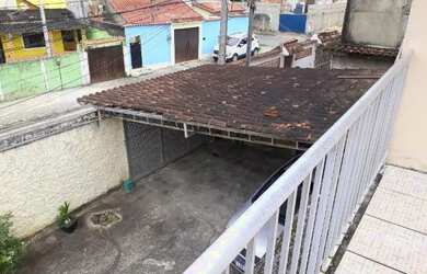 Imagem: A casa possui 4 Dormitórios, 3 Banheiros, 5 Vagas na garagem