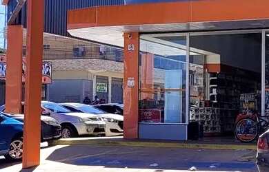 Imagem: A casa possui 2 Dormitórios, 1 Banheiro, 1 Vaga na garagem