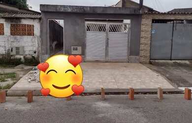 Imagem: A casa possui 2 Dormitórios, 2 Banheiros, 1 Vaga na garagem