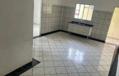 Imagem: A casa possui 2 Dormitórios, 1 Banheiro e 100m² de Área e