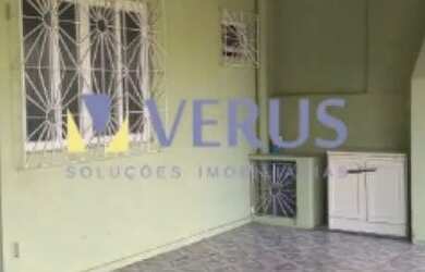 Imagem: A casa possui 3 Dormitórios, 2 Banheiros, 1 Vaga na garagem