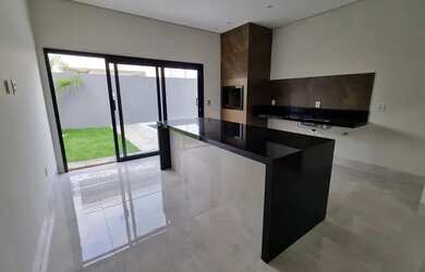 Imagem 2: Casa de condomínio sobrado para venda tem 246 metros quadrados com 4 quartos