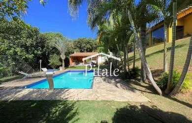 Imagem: A casa em condomínio possui 4 Dormitórios, 5 Banheiros, 5