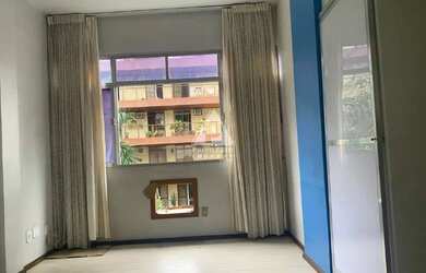 Imagem 2: Privilégio imóveis vende : Excelente sala quarto, com ótima localização