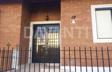 Imagem: A casa possui 5 Dormitórios, 4 Banheiros, 3 Vagas na garagem