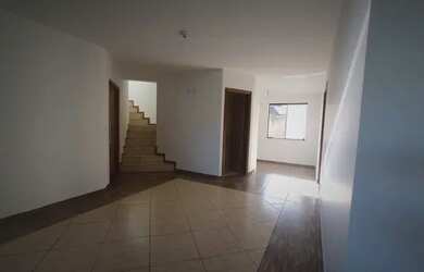 Imagem: A casa em condomínio possui 4 Dormitórios, 4 Banheiros, 5