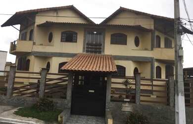 Imagem: O apartamento possui 1 Dormitório, 1 Banheiro, 2 Vagas na garagem