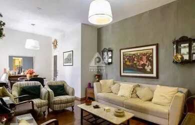 Imagem: O apartamento possui 2 Dormitórios, 2 Banheiros e 93m² de