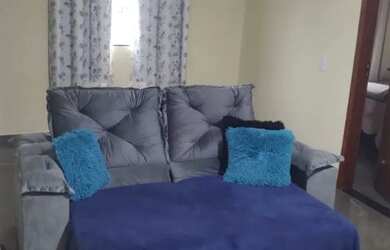 Imagem: A casa possui 3 Dormitórios, 3 Banheiros, 2 Vagas na garagem