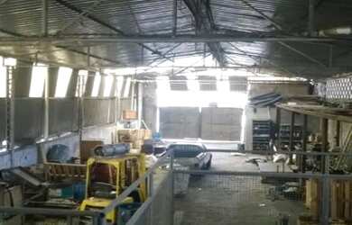 Imagem 9: GALPÃO EM TERRENO 10X36. 492m² de Áreae4 Vagas na garagem