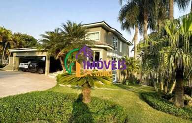 Imagem: A casa em condomínio possui 4 Dormitórios, 5 Banheiros, 4