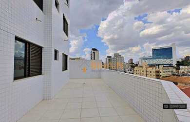 Imagem: O apartamento possui 3 Dormitórios, 1 Banheiro, 3 Vagas na