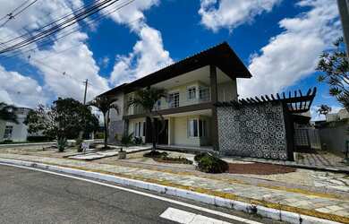 Imagem: A casa em condomínio possui 5 Dormitórios, 5 Banheiros, 4