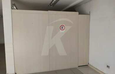 Imagem 15: Salão comercial na Avenida Roland Garros