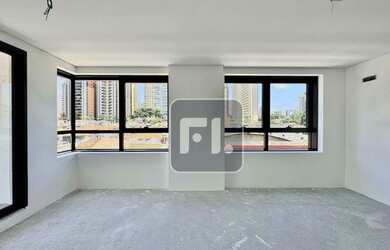 Imagem: O depósito possui 3 Vagas na garagem e 117m² de Área e está