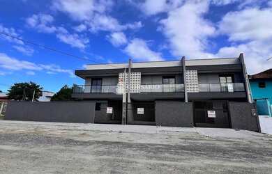 Imagem: A casa possui 3 Dormitórios, 3 Banheiros, 1 Vaga na garagem