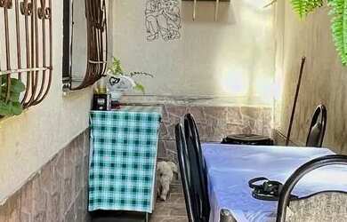 Imagem: O apartamento possui 3 Dormitórios, 1 Banheiro, 1 Vaga na garagem