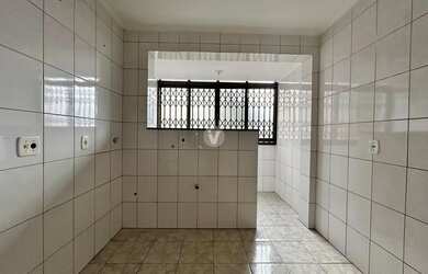 Imagem 4: Apartamento à venda, 2 dormitórios, sacada, e vaga, próximo à 6ª...