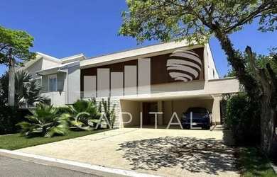 Imagem: A casa em condomínio possui 4 Dormitórios, 5 Banheiros, 2