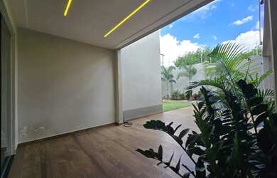 Imagem 12: Casa 3/4 sendo uma suíte e Closet, Condomínio no centro da cidade