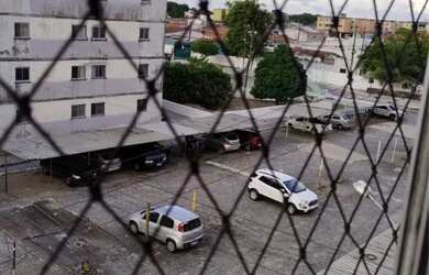 Imagem: O apartamento possui 2 Dormitórios, 1 Banheiro e 1 Vaga na