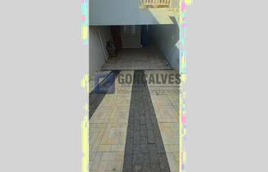 Imagem: A casa possui 3 Dormitórios, 5 Banheiros, 3 Vagas na garagem