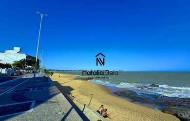 Imagem: A casa possui 4 Dormitórios, 3 Banheiros, 4 Vagas na garagem