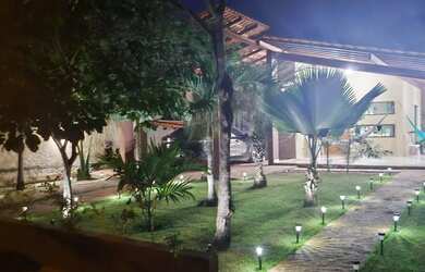 Imagem: A casa em condomínio à venda possui 3 Dormitórios, 3 Banheiros