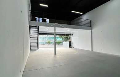 Imagem: O depósito possui 300m² de Área e está localizado em Parque