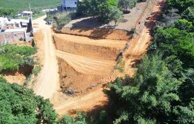 Imagem: O terreno possui 606m² de Área e está localizado em Muquiçaba