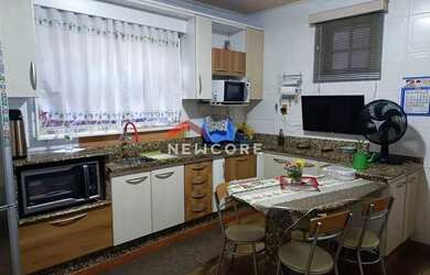 Imagem: A casa possui 5 Dormitórios, 4 Banheiros, 3 Vagas na garagem