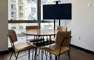 Imagem: O depósito possui 30m² de Área, Imóvel mobiliado e está