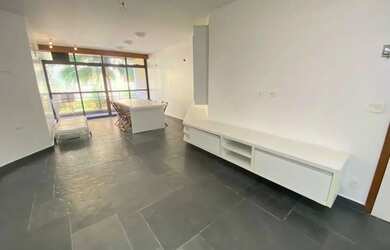 Imagem: O apartamento possui 3 Dormitórios, 5 Banheiros, 1 Vaga na