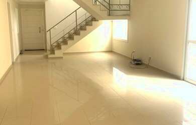 Imagem: A casa em condomínio possui 3 Dormitórios, 2 Banheiros, 4