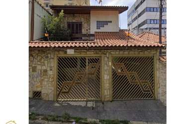 Imagem: A casa possui 3 Dormitórios, 2 Banheiros, 3 Vagas na garagem