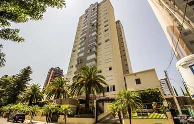 Imagem: O apartamento possui 3 Dormitórios, 1 Banheiro, 3 Vagas na