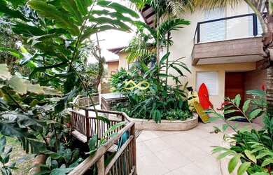 Imagem: A casa em condomínio possui 4 Dormitórios, 5 Banheiros, 3