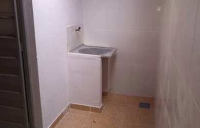 Imagem: A casa possui 2 Dormitórios, 1 Banheiro, 1 Vaga na garagem